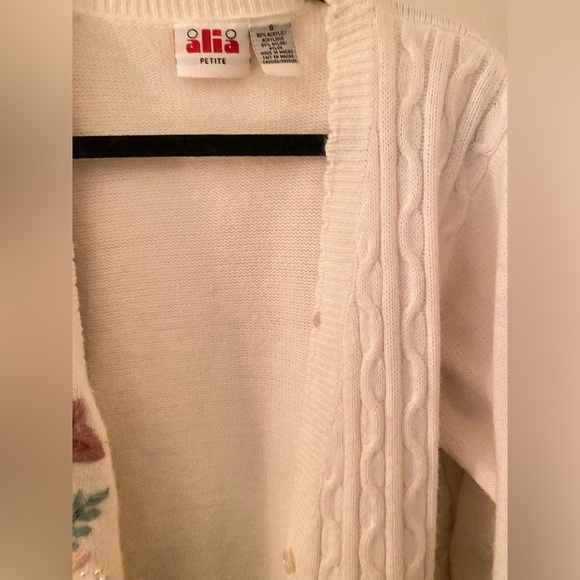 Beautiful Cardigan - Picture 2 of 4